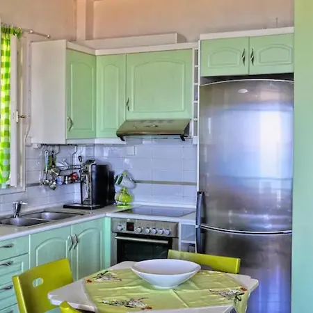 Apartament Holidays By The Beach-shared Pool Included, Glifada